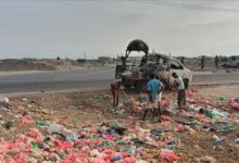 استمرار حملة النظافة في احياء وسوق مدينة شقرة بأبين