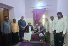الأمين العام المساعد رئيس مؤتمر حضرموت الجامع بالوادي والصحراء يزور القامة الفنية والأدبية الفنان والملحن القدير حسن صالح باحشوان