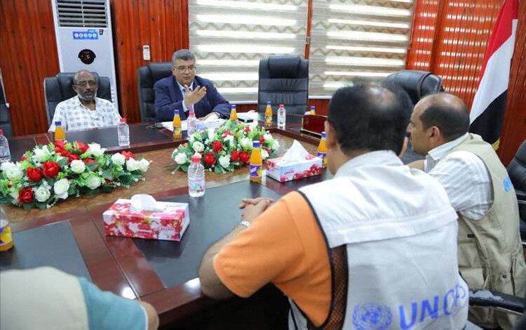 الأمين العام لجامعة المهرة يلتقي بمدير البرامج في مكتب الأمم المتحدة لخدمات المشاريع (UNOPS)