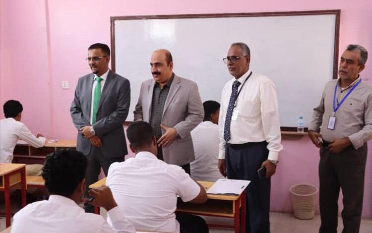 الأمين العام لمحلي حضرموت يدشن امتحانات شهادة إنهاء المرحلة الثانوية العامة للعام الدراسي 2024 – 2025م