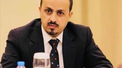 الإرياني: مركز صعدة يُستخدم لتجنيد المهاجرين لا لإيوائهم.. والأمم المتحدة مطالبة بالتحقيق