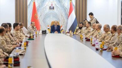 الإرياني يزور قيادة المنطقة العسكرية الخامسة بميدي ويشيد بجاهزية الأبطال