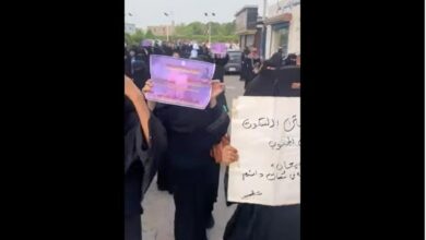 الامن في عدن يمنع تظاهرة نسائية طالبت بتوفير الخدمات
