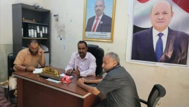 الشاعري والبيدحي يناقشان احتياجات مديرية قعطبة