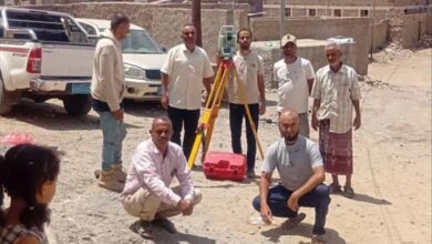 الضالع: فريق هندسي يباشر أعمال المسح لرصف طرقات مركز غول سبولة