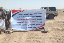 العبر: توافد قبلي واسع لقبائل الجوف وصعدة إلى مطرح العبر للمطالبة بكشف قتلة الشيخ أحمد شثان
