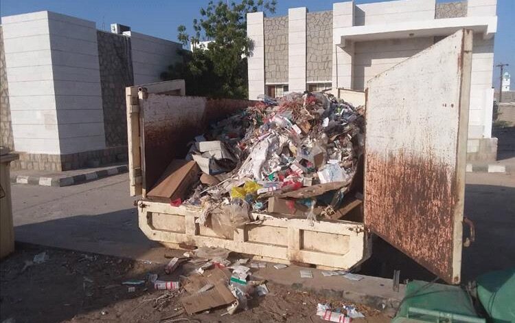 المدحدح يشكر مدير صندوق النظافة بأحور على اهتمامه في نقل القمامة من حرم المستشفى