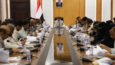 المكتب التنفيذي بحضرموت يناشد مجلس القيادة الرئاسي بحلول عاجلة لأزمة الكهرباء ويشدد على العمل بروح الفريق لخدمة المواطنين