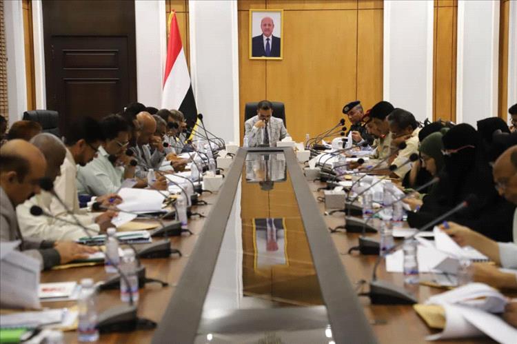 المكتب التنفيذي بحضرموت يناشد مجلس القيادة الرئاسي بحلول عاجلة لأزمة الكهرباء ويشدد على العمل بروح الفريق لخدمة المواطنين
