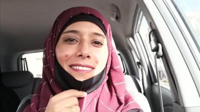 الناشطة العدنية مواهب عبدالرحمن تكشف خلفيات ما جرى في تظاهرات نساء عدن وتدين محاولات التسييس