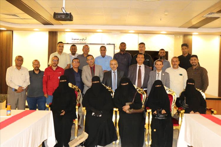 الوزير الوصابي يلتقي قيادات التعليم الفني والمهني بساحل حضرموت