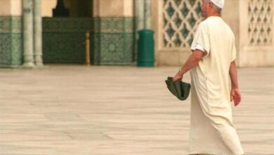 انتقادات لابتعاد خطب الجمعة عن هموم الناس المعيشية وتجاهل قضاياهم الملحّة في عموم المحافظات اليمنية