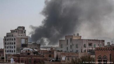 انفجار ضخم في مخزن أسلحة للحوثيين ببني حشيش يسفر عن مقتل 19 وإصابة نحو 40 آخرين