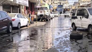 انفجار منهل يهدد الصحة العامة في كريتر وسط غياب الجهات المعنية