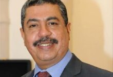 بحاح يعلّق على استقالة بن مبارك وتعيين بن بريك