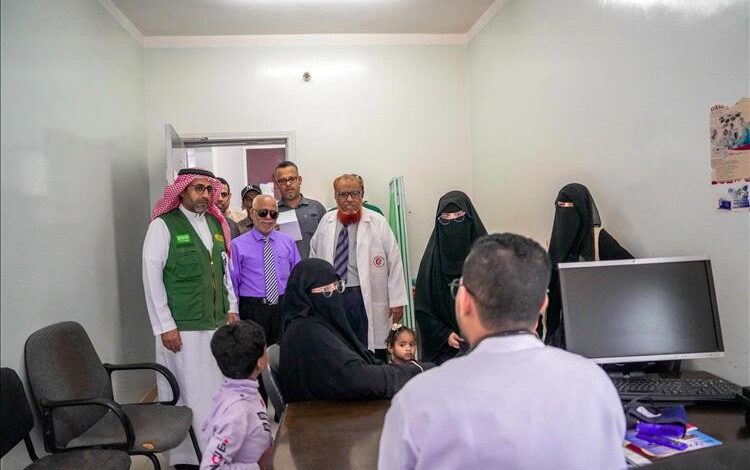 بدعم من مركز الملك سلمان .. خدمات طبية متواصلة لرعاية الأيتام في محافظة حضرموت