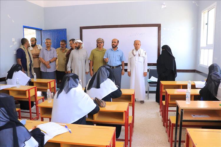 تدشين اختبارات إنهاء المرحلة الثانوية العامة بثانويات مديرية القطن