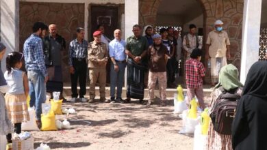 توزيع سلال غذائية للأطفال المعاقين بالضالع بدعم من مغتربين في بريطانيا