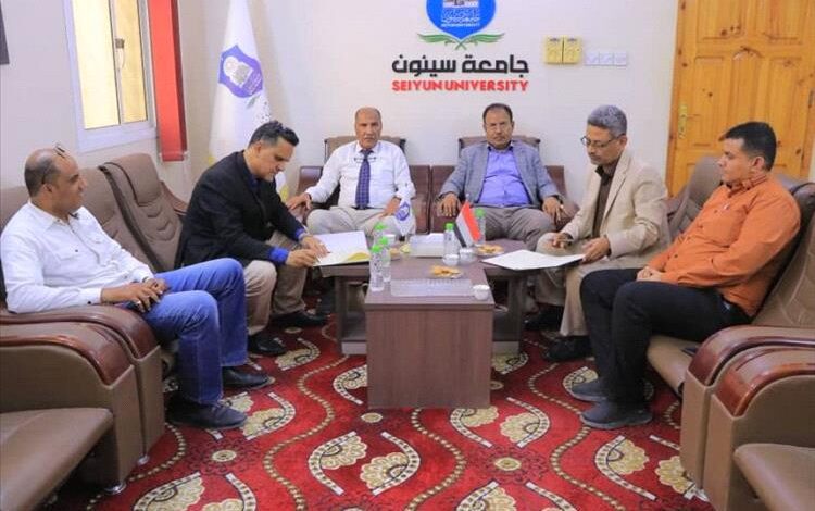توقيع اتفاقية عمل بين جامعة سيئون وصندوق النظافة والتحسين بوادي حضرموت والصحراء