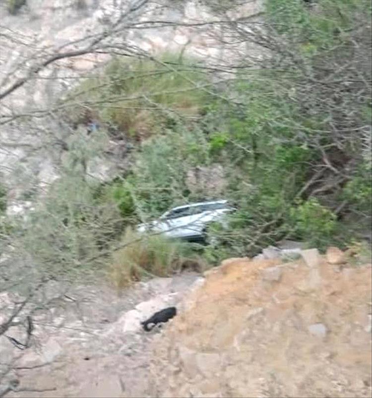 حادث سير مروع لسيارة تابعة لفريق الـ DRC في ردفان ووفاة عاملة