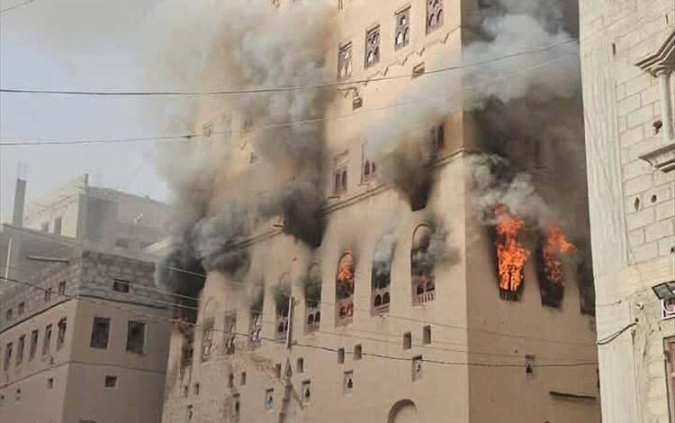 حريق هائل يلتهم منزل بحوطة شبوة بسبب ماس كهربائي