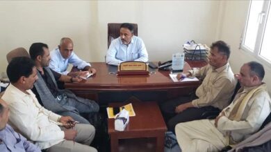 خلال لقائه قيادة انتقالي مكيراس..رئيس انتقالي أبين يطلع على مستجدات الوضع الميداني في المديرية