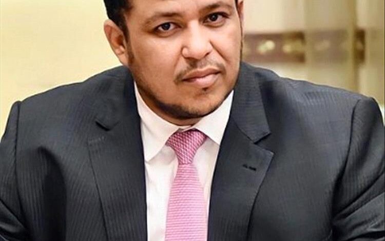 د. عبدالله العليمي يبارك تعيين سالم بن بريك رئيسًا للوزراء ويؤكد دعم مجلس القيادة له