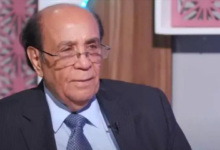 رئيس الوزراء الأسبق حيدر العطاس يهنئ بن بريك ويشيد بأدائه في الحكومة