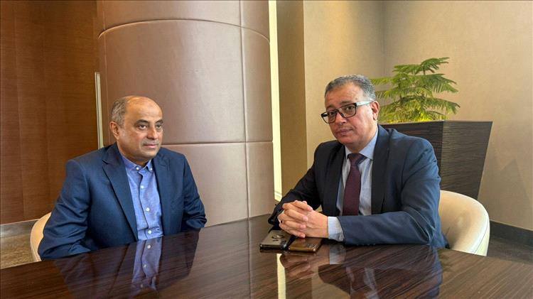 رئيس الوزراء سالم بن بريك: أتابع ملفي الكهرباء والمرتبات على مدار الساعة وسأعود قريبًا إلى عدن لمباشرة مهامي