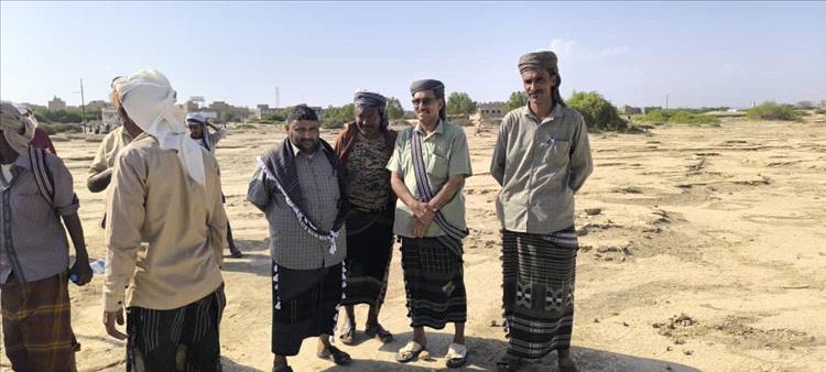 رئيس انتقالي أحور ومدير عام المديرية يشاركان في تشييع جثمان الفقيد الشاب ناصر عمر قفاز المسعدي