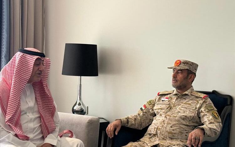 رئيس هيئة الأركان العامة يبحث مع مدير عام (مسام) خطط العمل المستقبلية