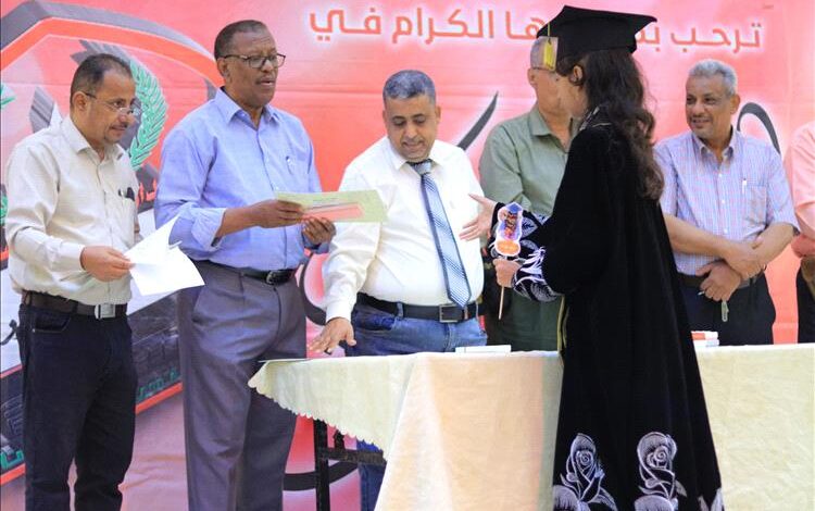 رياض ومدارس السلام الأهلية بعدن تحتفي بتخرج أوائل طلابها للعام الدراسي 2024 - 2025