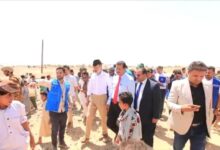 زيارة إنسانية هامة من المنسق الأممي إلى مخيمات النازحين في مأرب لتقييم الاحتياجات المتزايدة