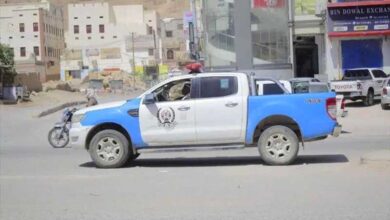 شرطة سيئون تضبط متهمَين بسرقة دراجة نارية دون وجود بلاغ عن الحادثة من مالكها