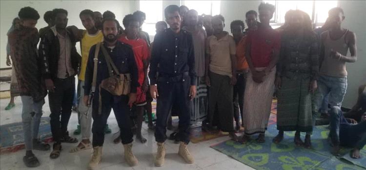 شرطة شبوة تنجح في تحرير عدد من المخطوفين من الجنسية الإثيوبية وتلقي القبض على الخاطفين وتضبط مبالغ مالية كبيرة