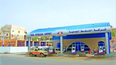 شركة النفط بصنعاء: مخزون الوقود يوشك على النفاد… وتحميل جماعة الحوثي مسؤولية الأزمة