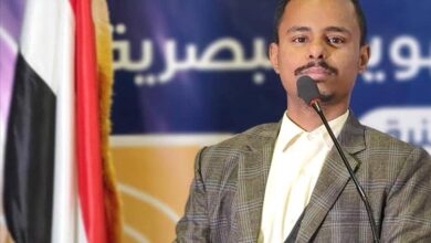 صحافي : تصويب العلاقة مع تحالف دعم الشرعية والدول الفاعلة هو طوق النجاة لليمنيين