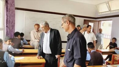 ضمن زياراته الميدانية للمراكز الاختبارية.. مدير عام مكتب التربية بالضالع يزور مراكز مدينة الضالع