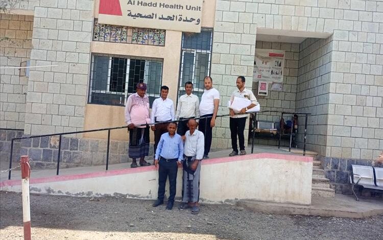 فريق صحي من تعز يزور مديرية موزع ويؤكد وفيات ناتجة عن حمى الضنك