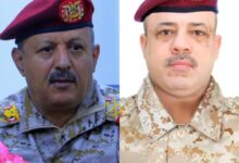 قائد اللواء 39 مدرع يعزي اللواء الركن صالح الجعيملاني بوفاة والدته