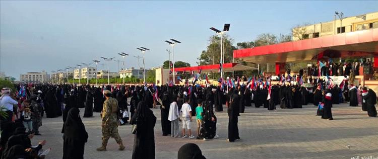 قوى سياسية تحاول الركوب على ظهر الاحتجاجات الشعبية في عدن: هل يعيد التاريخ نفسه في ساحة العروض؟