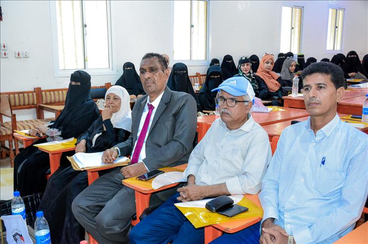 كلية اللغات بجامعة عدن تنظم الورشة الخامسة نحو الاعتماد الأكاديمي