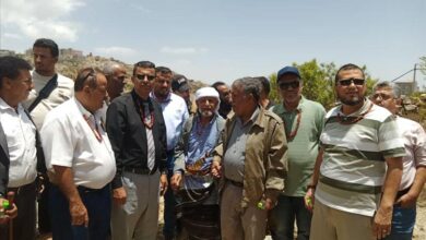 لبعوس يافع تستقبل وفد من مؤسسة تواصل للاطلاع على انشاء مركز صحي بمنطقة بين المحاور