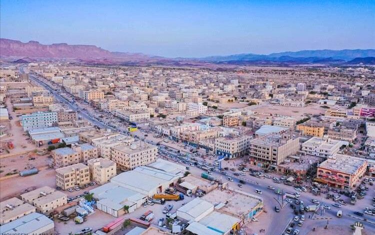 مجلس تنسيق الاحزاب بشبوة يدعو التحالف العربي وقف  تدهور الأوضاع الاقتصادية في المحافظات المحررة