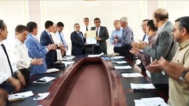 مجلس جامعة عدن يكرّم عميدي كليتي اللغات والترجمة والضالع الجامعية