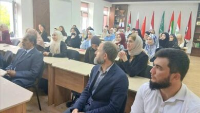 محاضرة عن السياحة البيئية في حضرموت بجامعة الشيشان ضمن فعاليات “أسبوع حضرموت” في روسيا