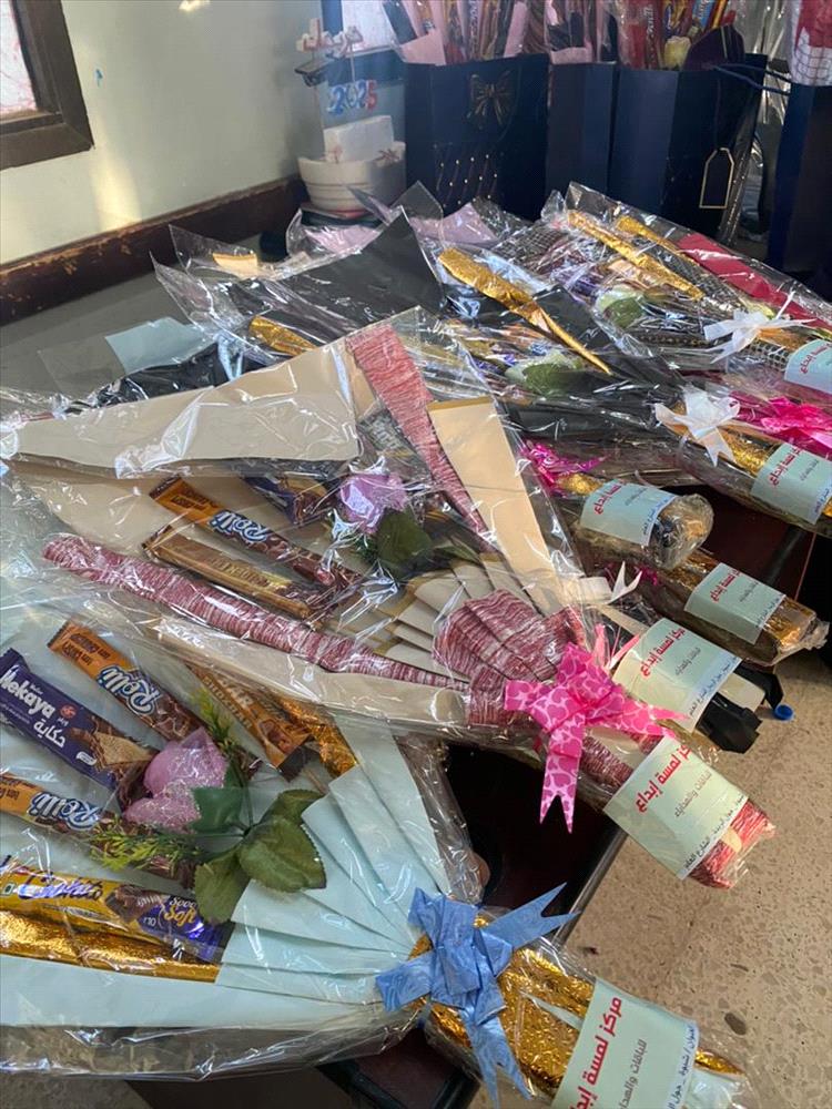 مدرسة جول الريدة بميفعة شبوة تكرم أوائل طالباتها الحاصلات على المراكز 1-2-3 وعددهن 239 طالبة