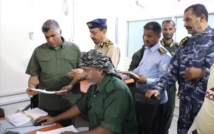 مدير أمن ساحل حضرموت يدشّن السجل المدني الإلكتروني