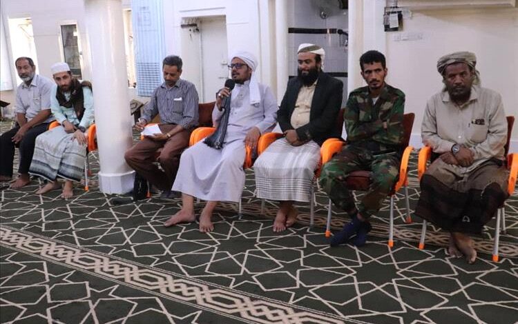 مدير أوقاف عتق ومدير شرطة الآداب يتفقدان مسجد عبد الكبير بمدينة عتق