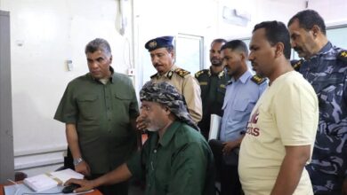 مدير الأمن والشرطة بساحل حضرموت يدشّن إصدار السجل المدني الإلكتروني